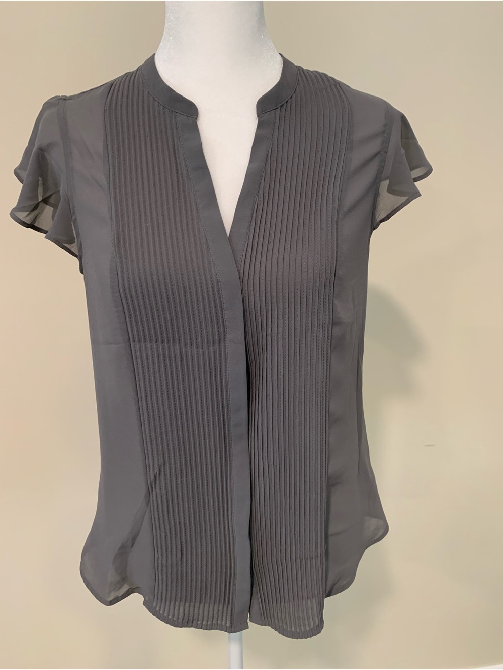 H&M Gray Pintuck Short-Sleeve Blouse